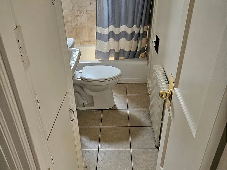 322 E Market St — Photo 10