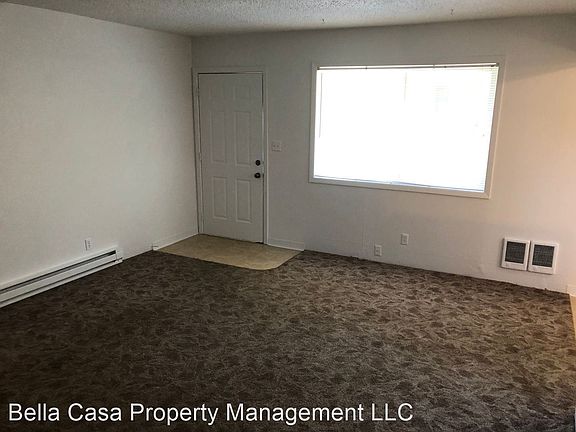 4th image of 635 SW Cedarwood Ave #2