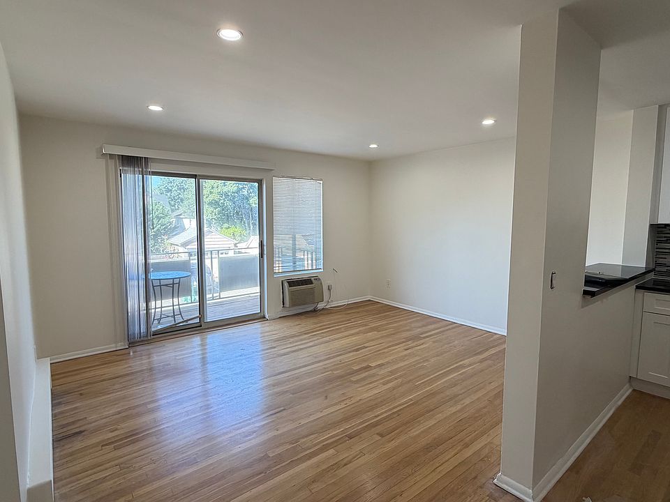 1st image of 89 Uhland St #11