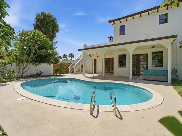 1358 Hopedale Dr, Fort Myers, FL 33919