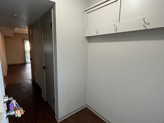 2nd image of 630 N 9th St APT 6