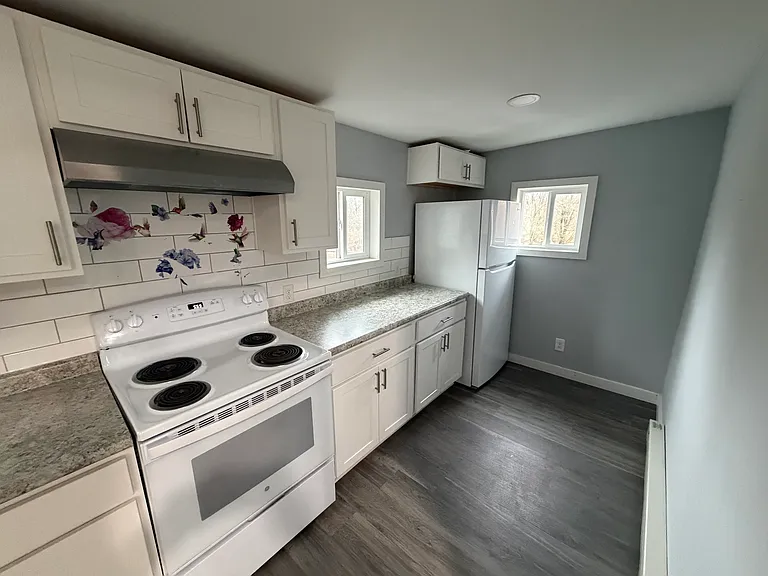 29 Pioneer Rd #A — Photo 6