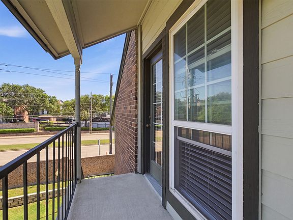 3rd image of 5981 Arapaho Rd #602