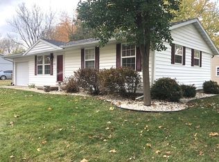3102 York Dr, Champaign, IL