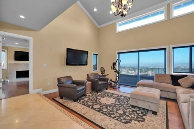 1044 S Burlwood Dr — Photo 7