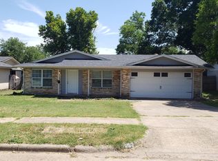 4652 Silver Springs Dr, Dallas, TX 75211