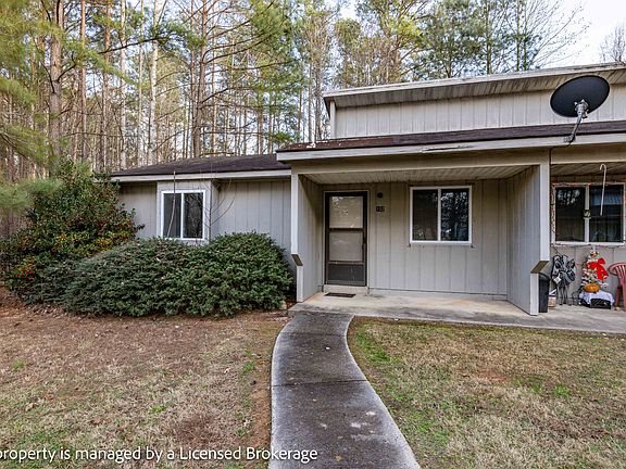 3rd image of 132 Brentwood Dr #1
