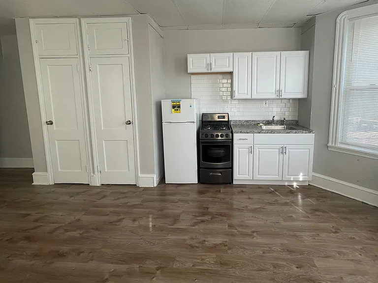 1230 W Allegheny Ave #2R — Photo 2