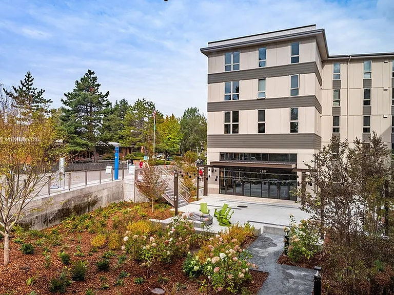 7000 Campus Living — Photo 11