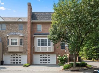 139 Stonegate Trl #40, Cresskill, NJ 07626