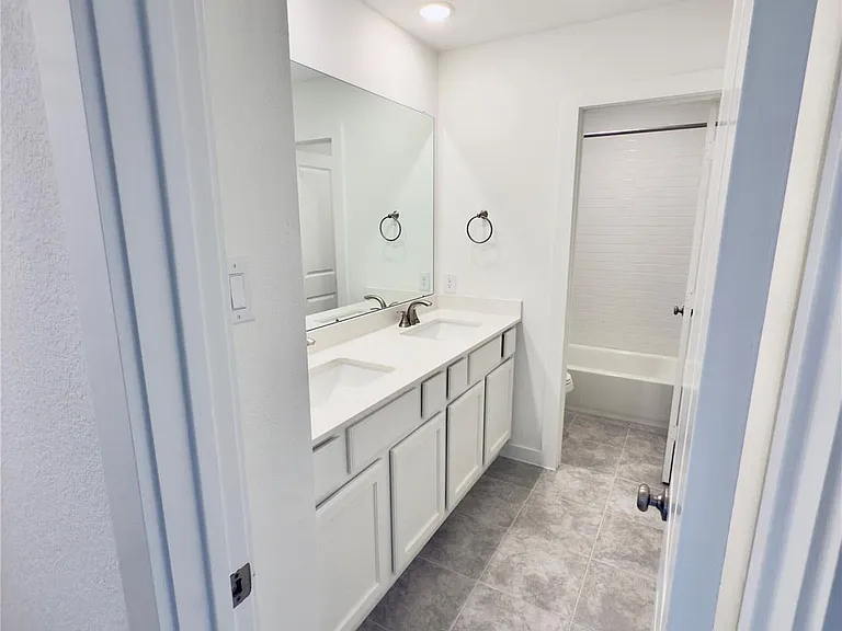 15206 Cortines Ct — Photo 24