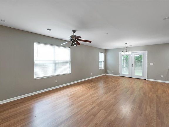 3rd image of 172 Nacoochee Way