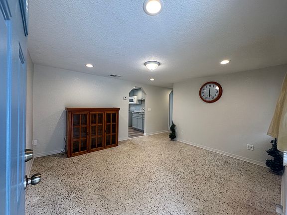 3rd image of 1553 Mary Lee St