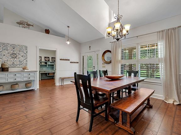 4th image of 7433 Creekridge Cir