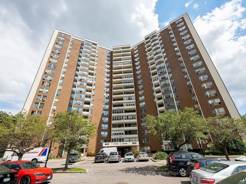 60 Pavane Linkway #706