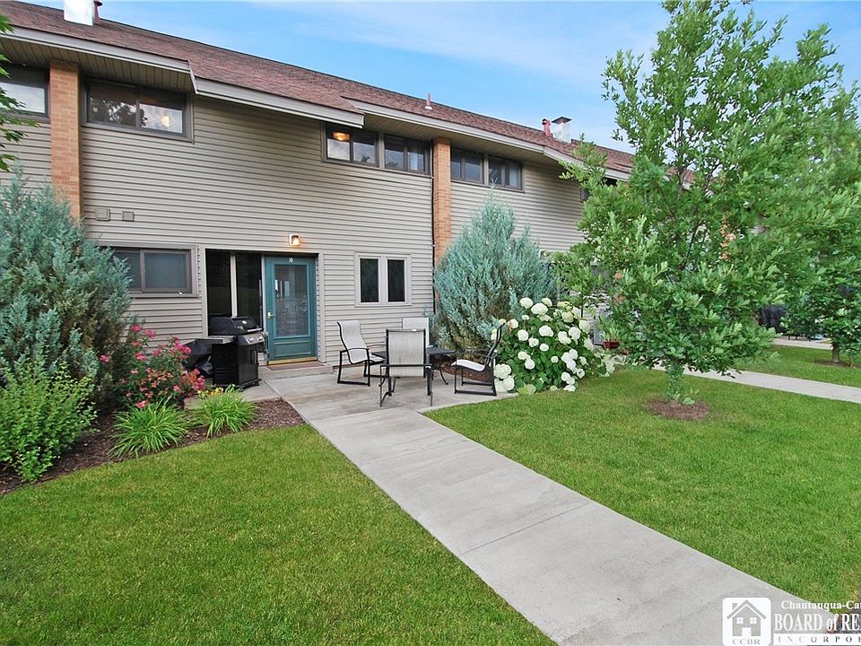 1st image of 10 Mohawk Dr