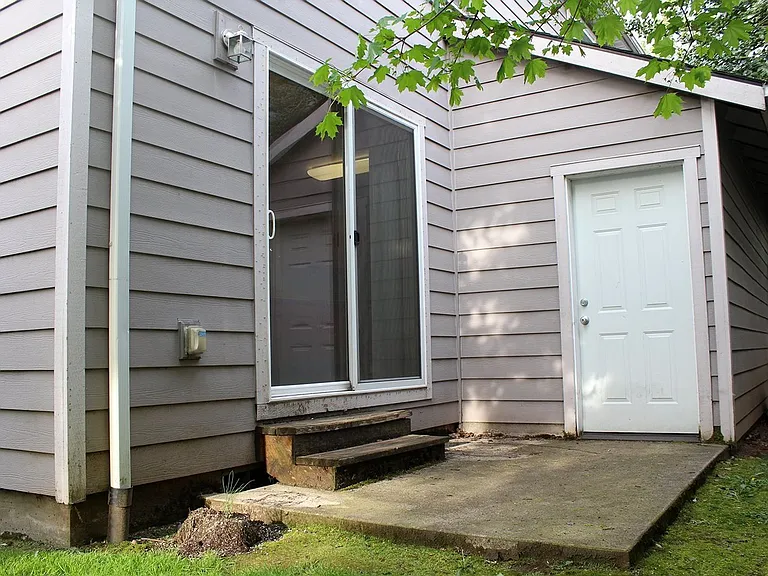 812 N Dekum St — Photo 26