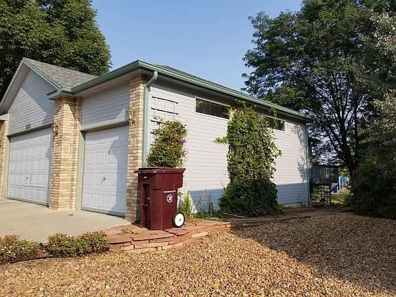 3rd image of 2682 Meadow Ln