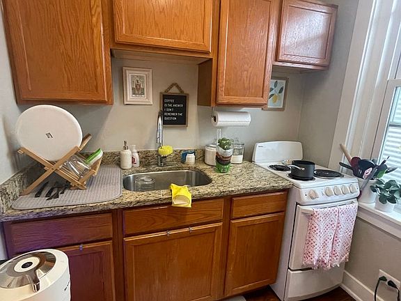 2nd image of 4828 Liberty Ave APT 10