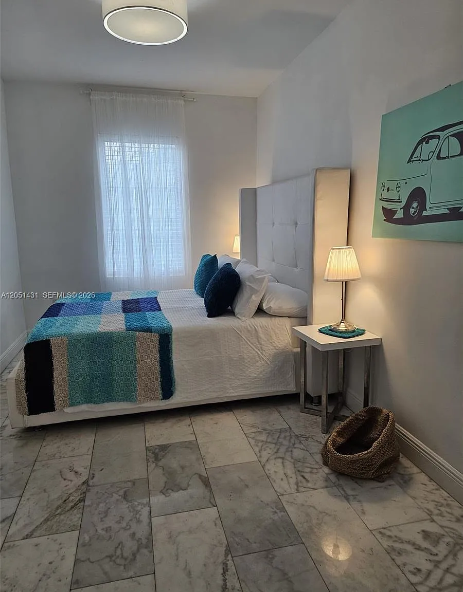 First Art Nouveau Condo — Photo 2