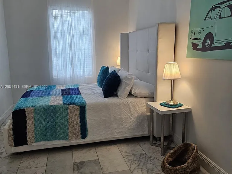 918 Jefferson Ave #8 — Photo 2
