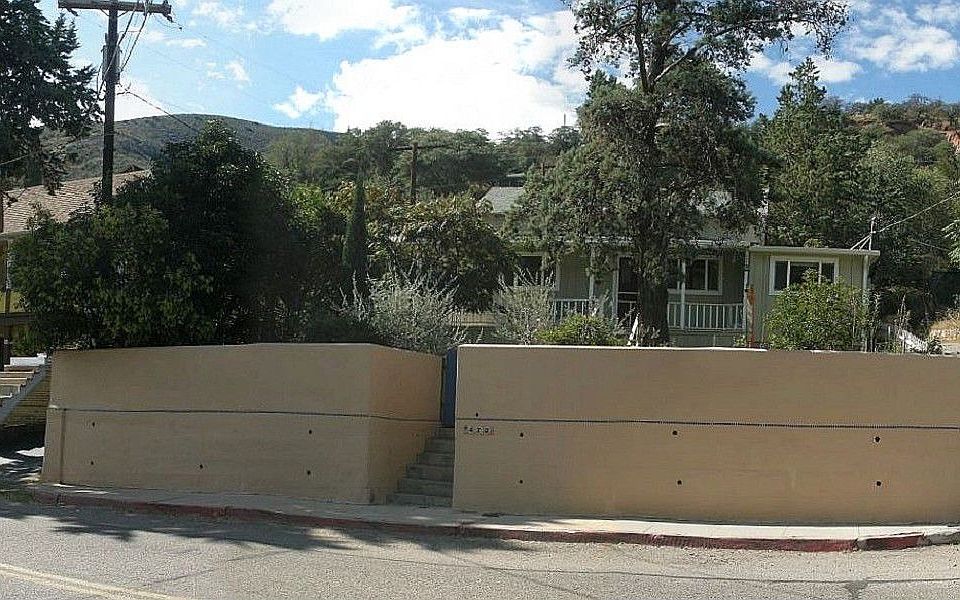 2nd image of 420 Tombstone Canyon Rd