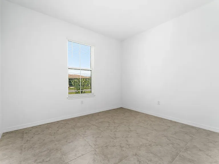 7552 SW 56th Pl — Photo 10