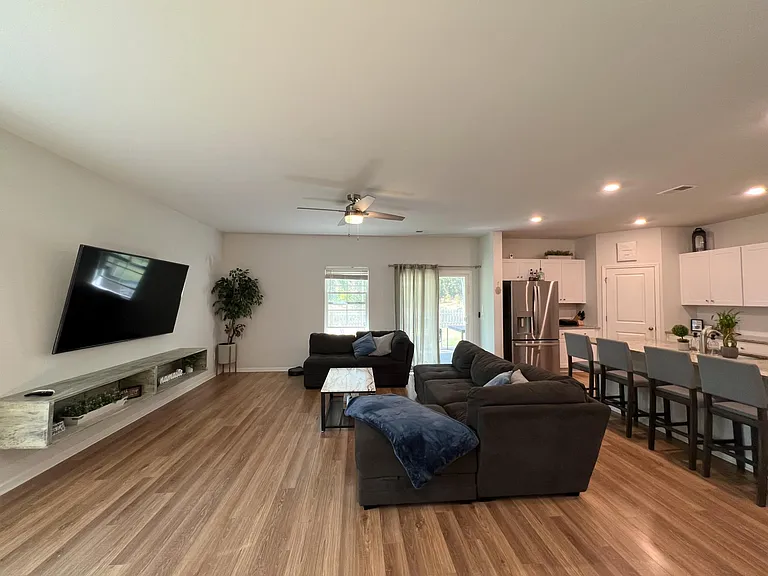 523 Merrywood Dr — Photo 4