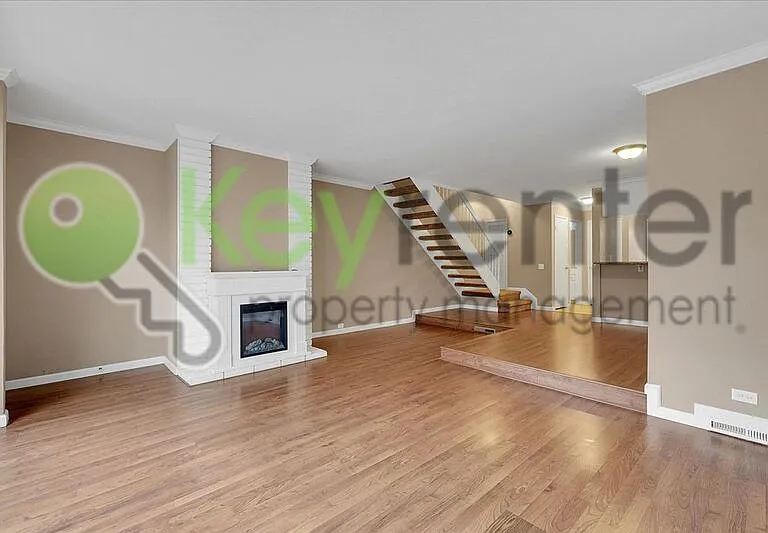 2254 Woodside Ln #2 — Photo 2