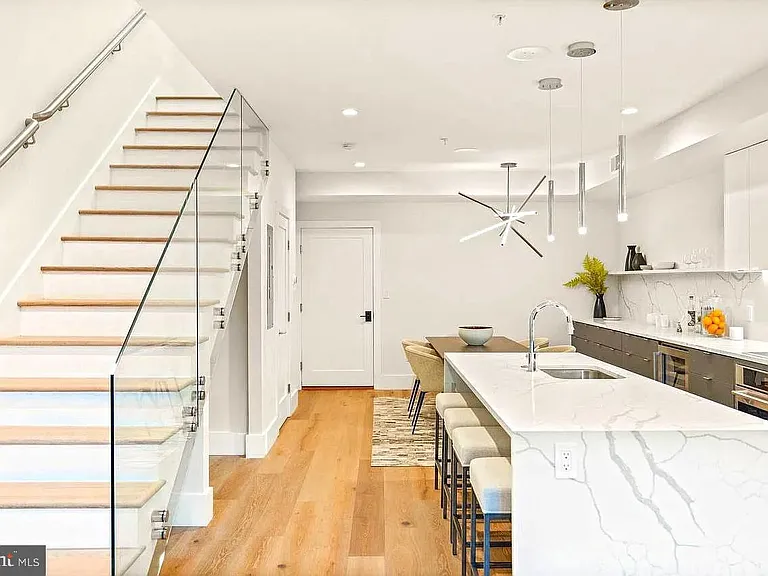1128 6th St NW #5 — Photo 11