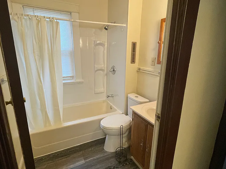 753 E 24th St #2 — Photo 11
