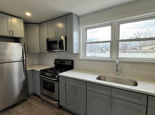 203 N 8th St FLOOR 1, Lindenhurst, NY 11757