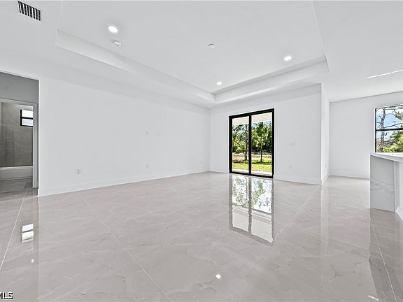 4th image of 3002 Nora Ave N