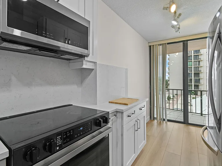 4200 N Ocean Dr #1 — Photo 33