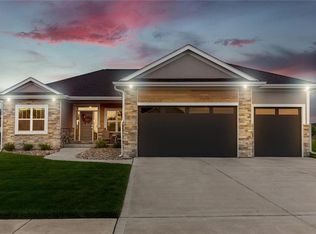 14903 Ironwood Cir, Urbandale, IA 50323