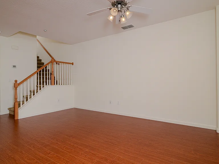 2300 Las Palomas Loop — Photo 8