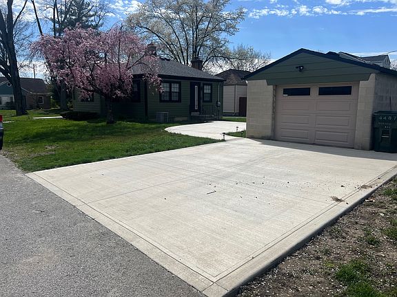 3rd image of 4487 Sharon Ave