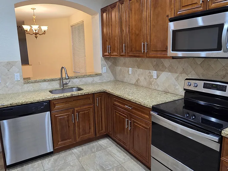 2791 S Evergreen Cir — Photo 3