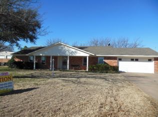 1400 Red Fox Ln, Burkburnett, TX 76354