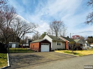 216 Cedar Ln, Closter, NJ