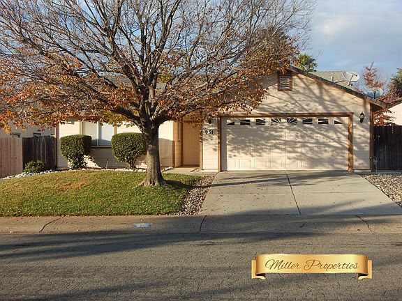 2nd image of 951 Montcrest Dr