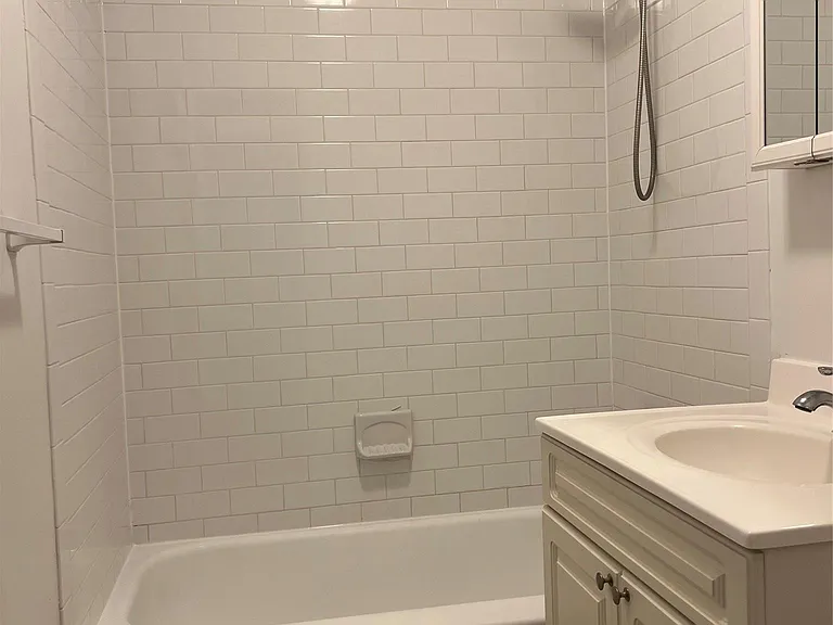 10 Brevoort Dr #1A — Photo 6