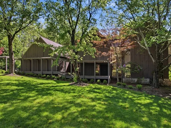950 Blackburn Rd, Sewickley, PA 15143