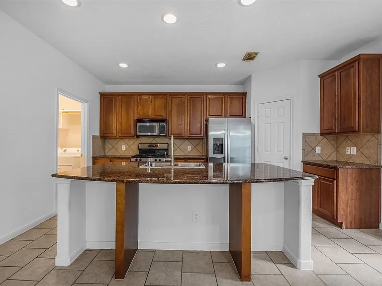 75 N Spinning Wheel Cir — Photo 13