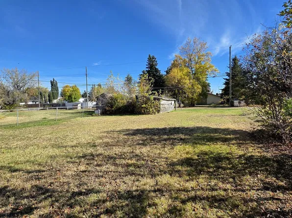 5521 49th St, Vegreville, AB T9C 1G5