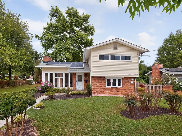 2000 McAuliffe Dr — Photo 1