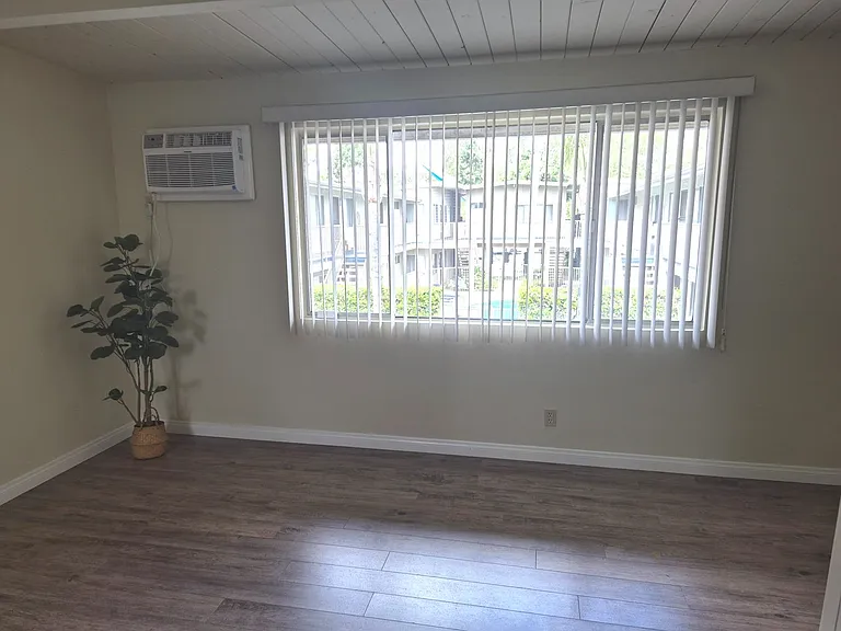 Best-Priced Studios At 1030 W. Olive Ave., Burbank, Ca 91506 — Photo 14