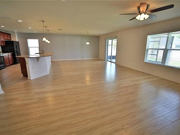 3rd image of 1518 Angler Ave