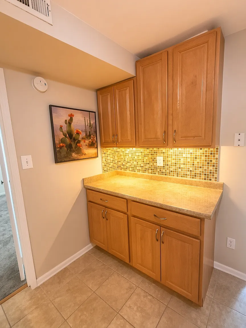 2 bed, 1.5 bath, 1073 sqft, $1,900 — Photo 3