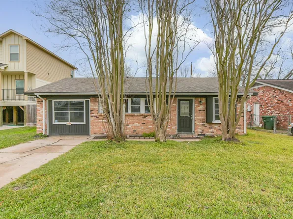 2718 Summertime Dr, Houston, TX 77045